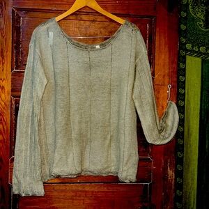 Black swan wool sweater size L